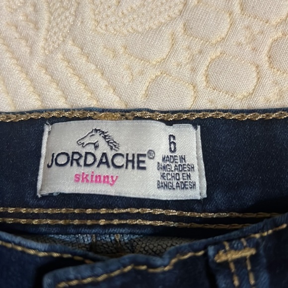 Jordache Skinny Jeans in Dark Wash, Size 6 - Picture 5 of 11